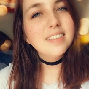 Meet your Posher, Caitlin